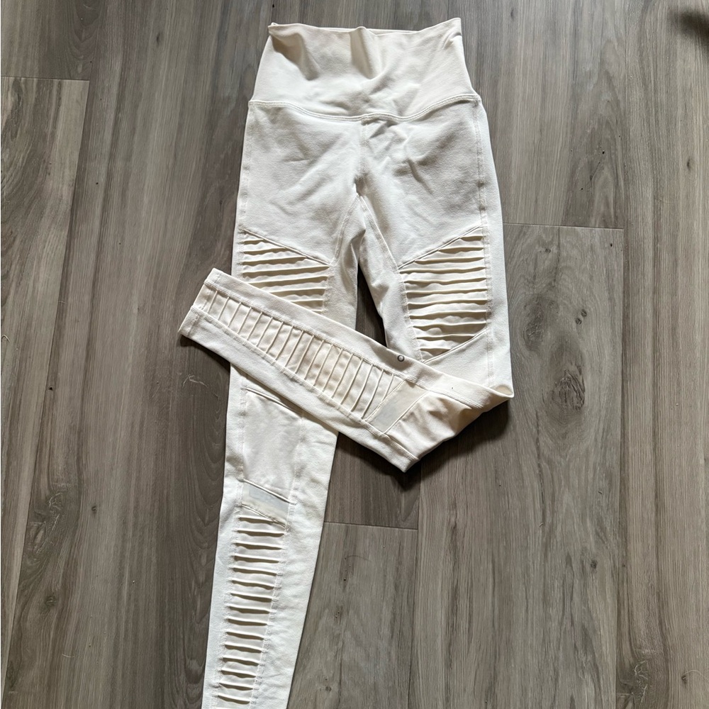 ALO Yoga Cream Leggings